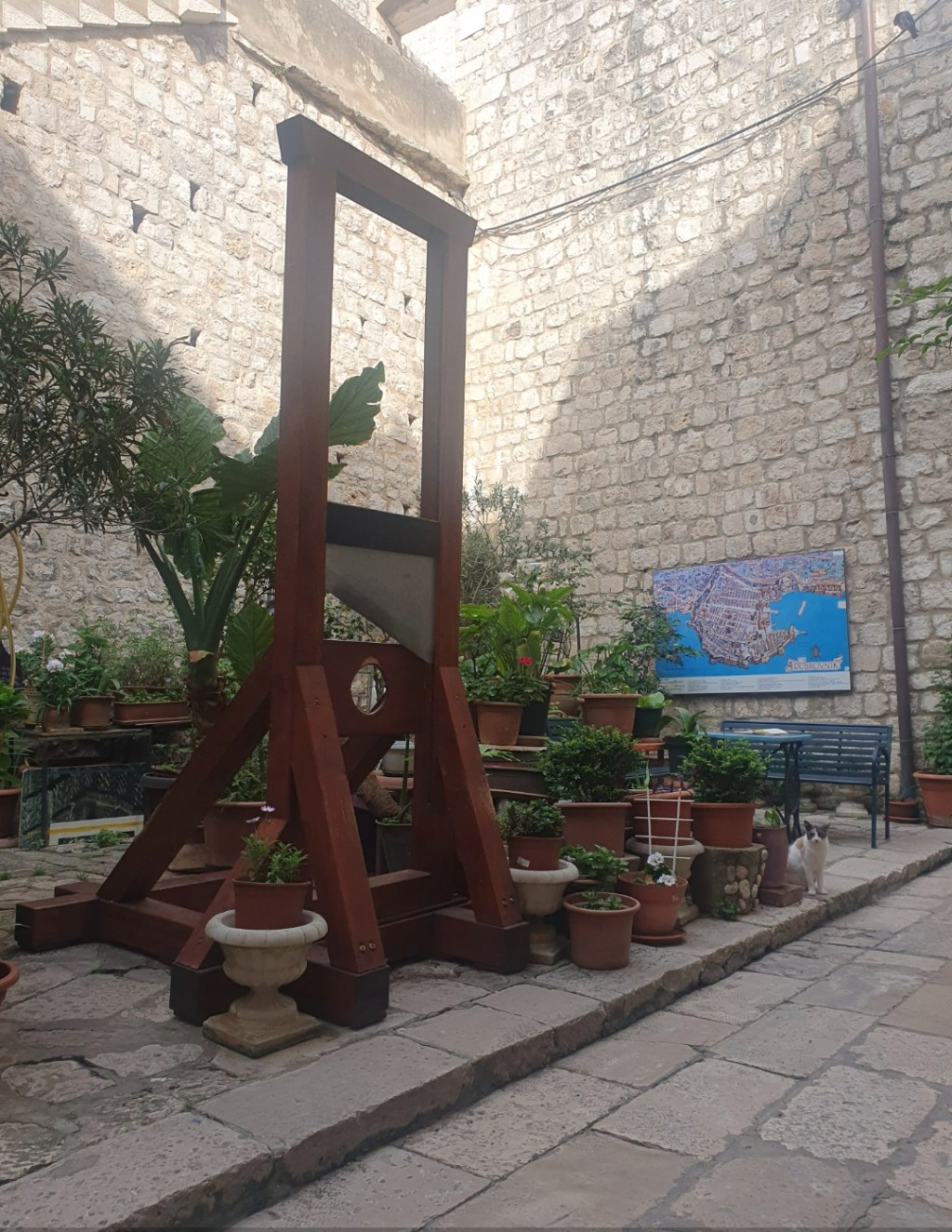 Yerin altındakilerin edebiyatı